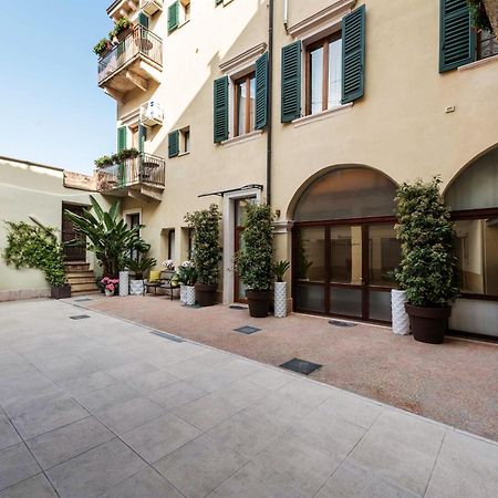 Apartamento Palazzo Ristori Verona Exterior foto
